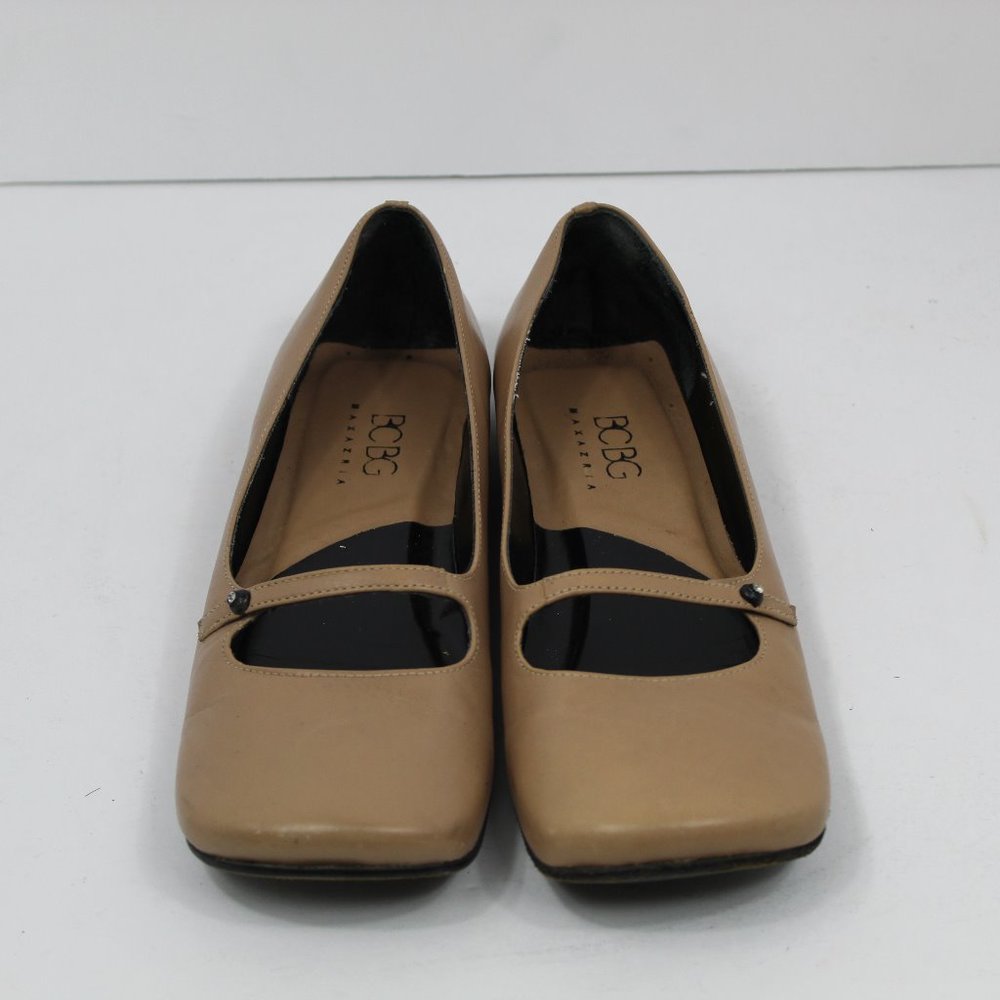 BCBG Womens Nude Color Baby Doll Slip-on Flats